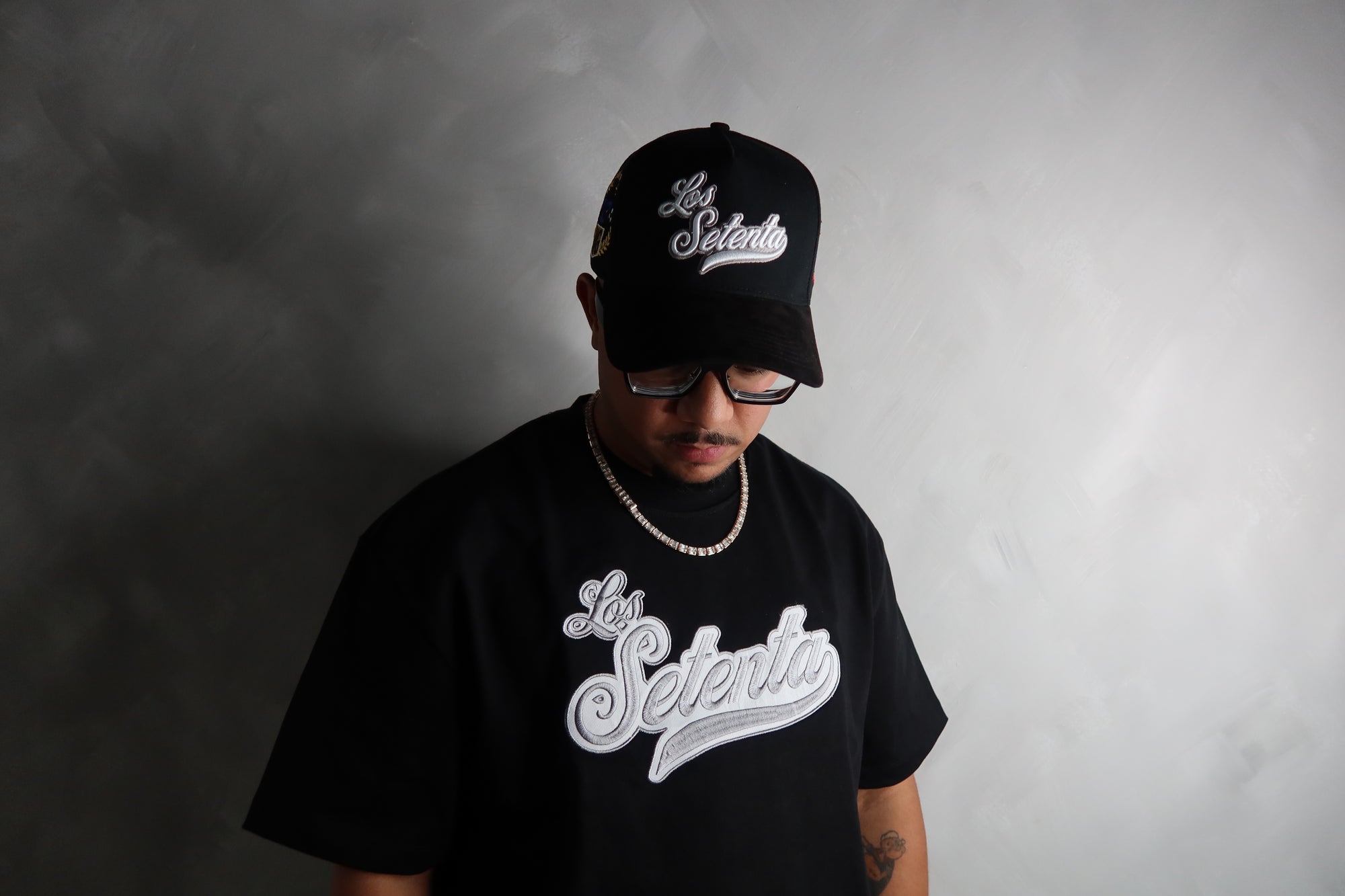 Los setenta gray logo